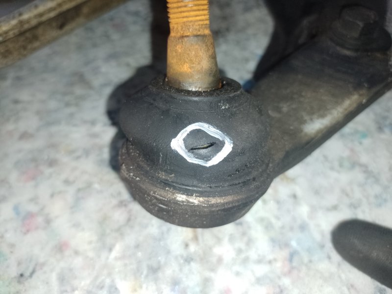 Рычаг передней подвески нижний правый X-TRAIL T30 01-07