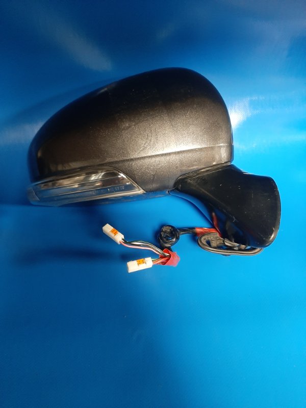 Зеркало правое TOYOTA PRIUS - 30 09-17 8791047320 Б/У