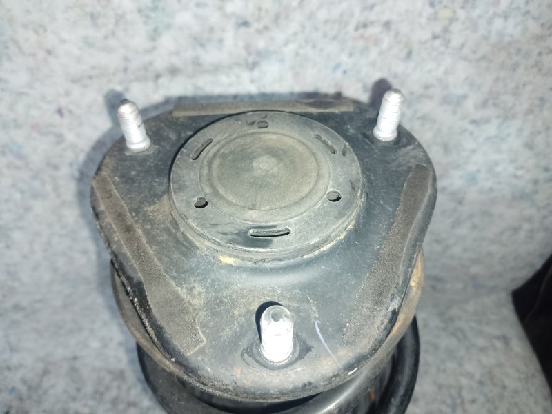 Амортизатор передний левый PRIUS - 30 09-17 Амортизатор передний левый PRIUS - 30 09-17