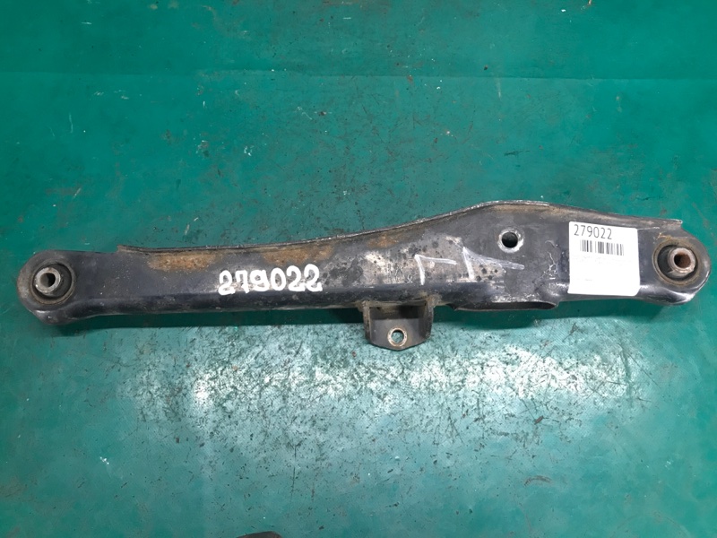 Рычаг задней подвески поперечный нижний левый MITSUBISHI OUTLANDER XL 05-13 4113A011 Б/У