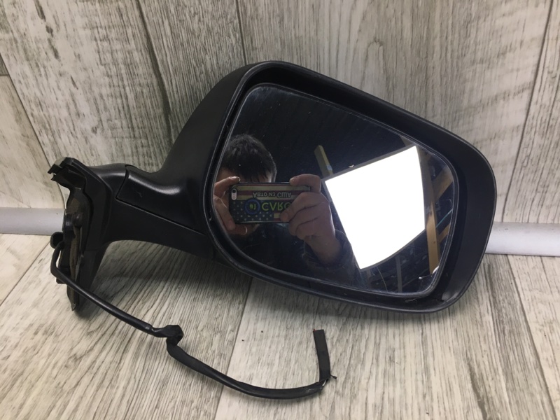 Зеркало правое TOYOTA AURIS 06-12 E150 87901-02280 Б/У