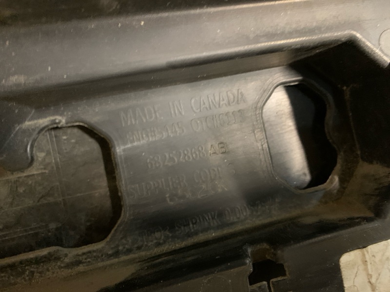 Бампер задний PACIFICA 16-20 Бампер задний PACIFICA 16-20