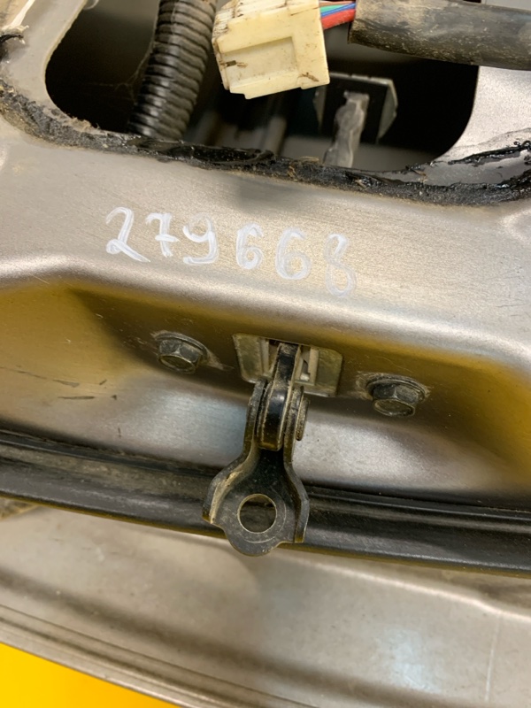 Запчасть ограничитель двери задний левый NISSAN MURANO Z51 07-14 82430-1AA0A Б/У Ограничитель двери задний левый NISSAN MURANO Z51 07-14 82430-1AA0A Б/У