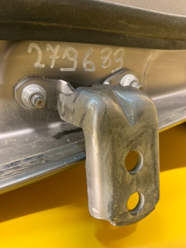 Запчасть петля двери нижняя задняя правая NISSAN MURANO Z51 07-14 82420-4P00A Б/У Петля двери нижняя задняя правая NISSAN MURANO Z51 07-14 82420-4P00A Б/У