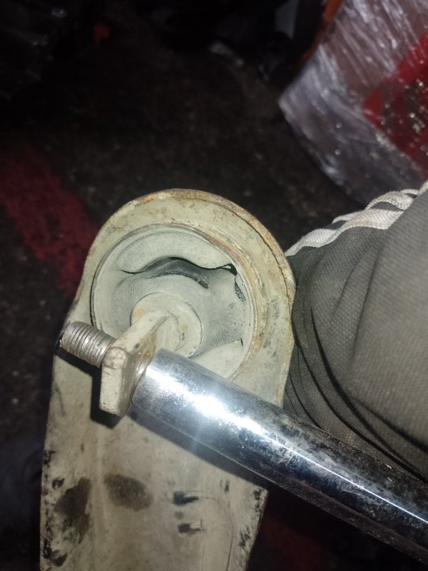 Рычаг задней подвески продольный правый MITSUBISHI OUTLANDER XL 05-13