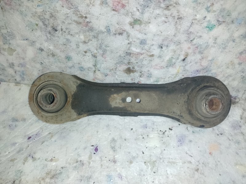 Рычаг задней подвески поперечный нижний MITSUBISHI OUTLANDER XL 05-13 4117A007 Б/У