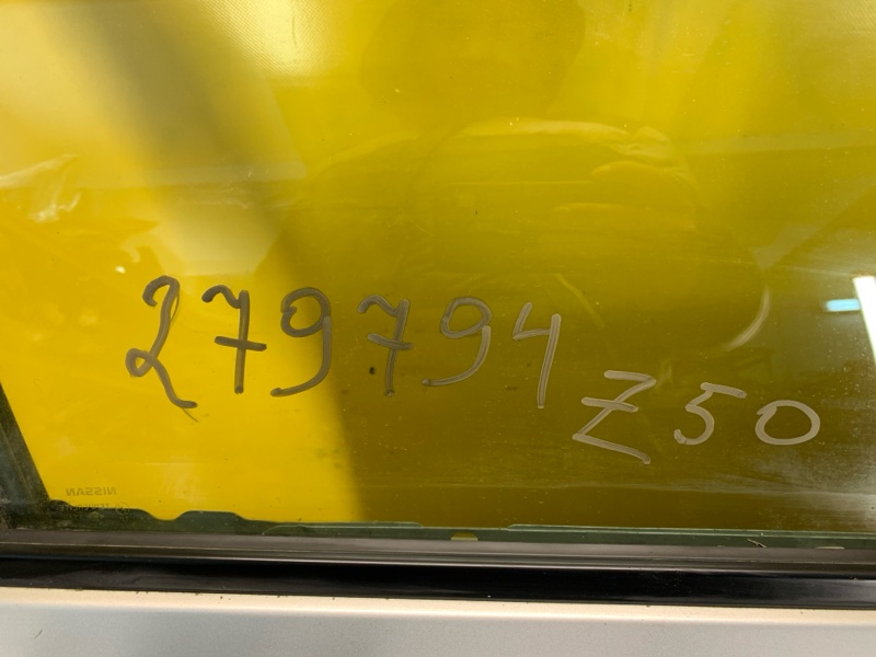 Стекло двери переднее правое MURANO Z50 02-07