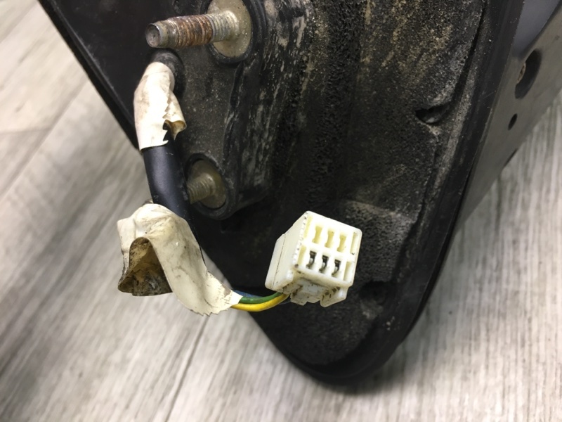 Зеркало правое TUNDRA 99-06