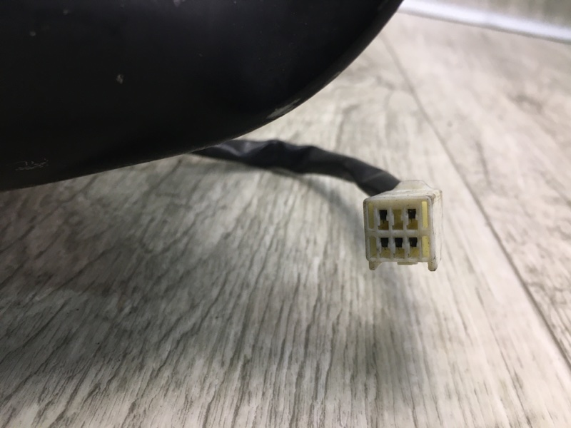 Зеркало правое TUNDRA 99-06