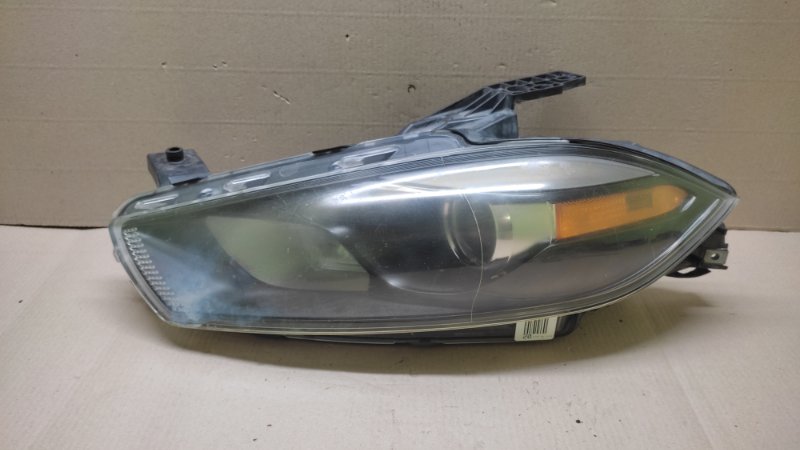 Запчасть фара передняя левая DODGE DART 12-16 2015 2.4 ED6 68085141AK Б/У Фара передняя левая DODGE DART 12-16 2015 2.4 ED6 68085141AK Б/У
