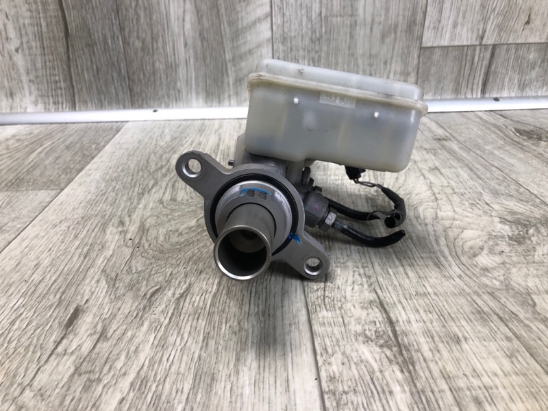 Главный тормозной цилиндр FORD FOCUS 10-18 MK3