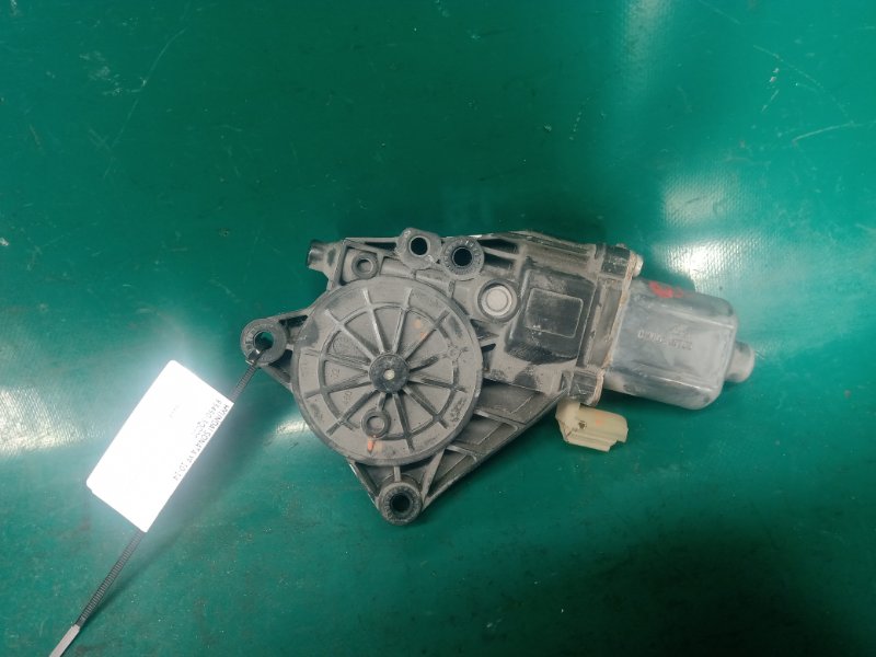 Моторчик стеклоподъемника задний левый HYUNDAI SONATA YF 10-14 83450-3Q000 Б/У