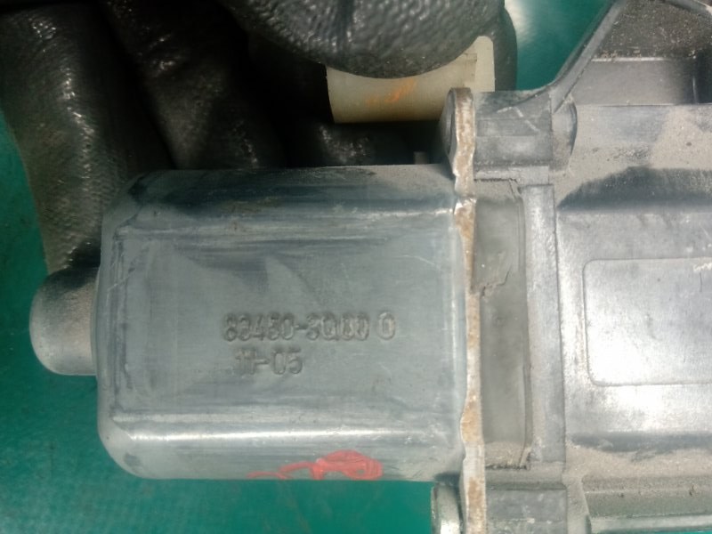 Моторчик стеклоподъемника задний левый SONATA YF 10-14