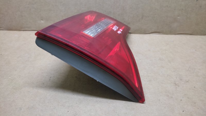 Фонарь внутренний левый MDX (YD2) 06-13 2008 3.7 J37A1