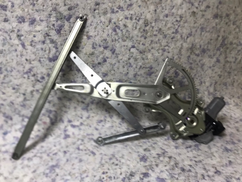 Стеклоподъемник задний правый PRIUS - 30 09-17