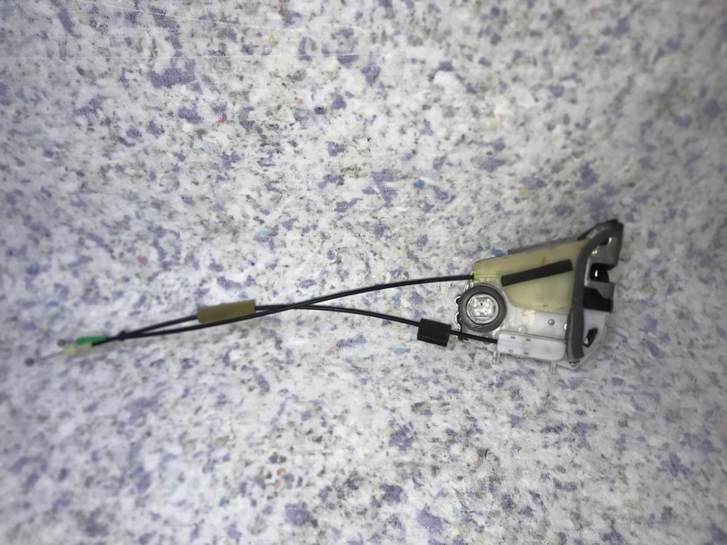 Замок двери задний правый PRIUS - 30 09-17 Замок двери задний правый PRIUS - 30 09-17