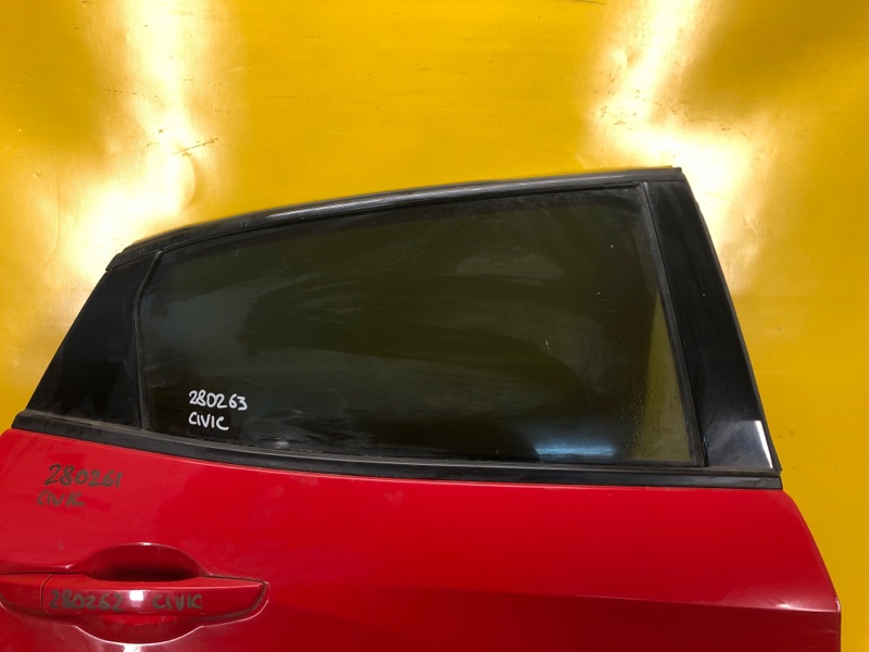 Стекло двери заднее правое HONDA CIVIC FC/FK 15- 73400-TBA-A00 Б/У