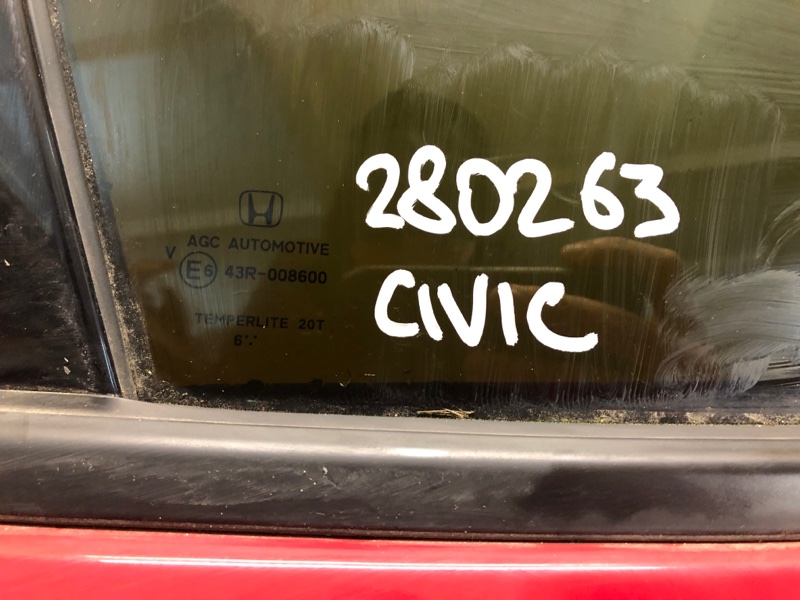 Стекло двери заднее правое CIVIC FC/FK 15-