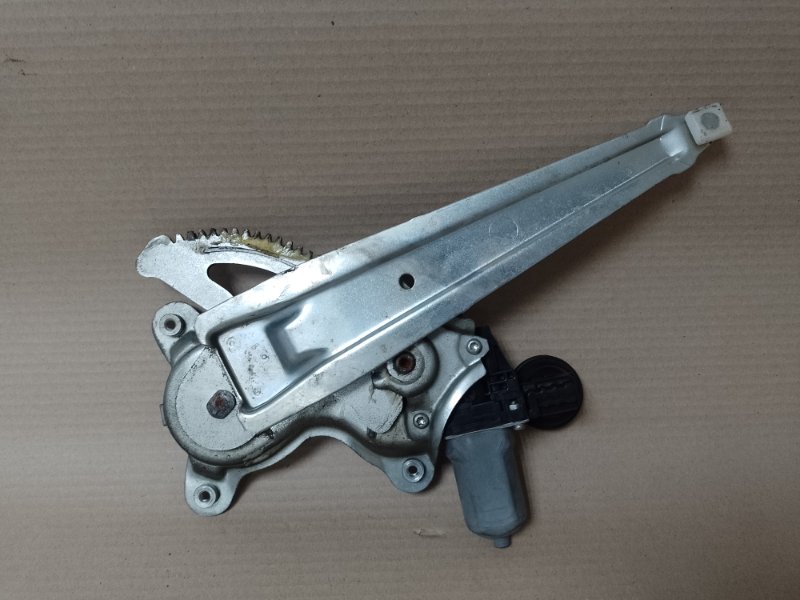 Стеклоподъемник задний правый AURIS 06-12