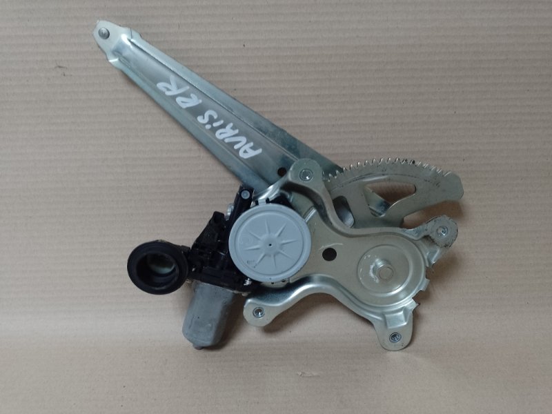 Стеклоподъемник задний правый TOYOTA AURIS 06-12 Б/У