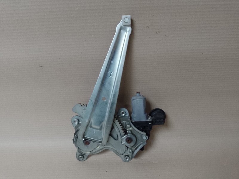 Стеклоподъемник задний левый AURIS 06-12