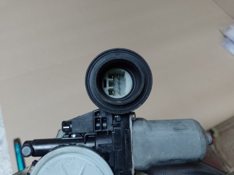 Стеклоподъемник задний левый AURIS 06-12