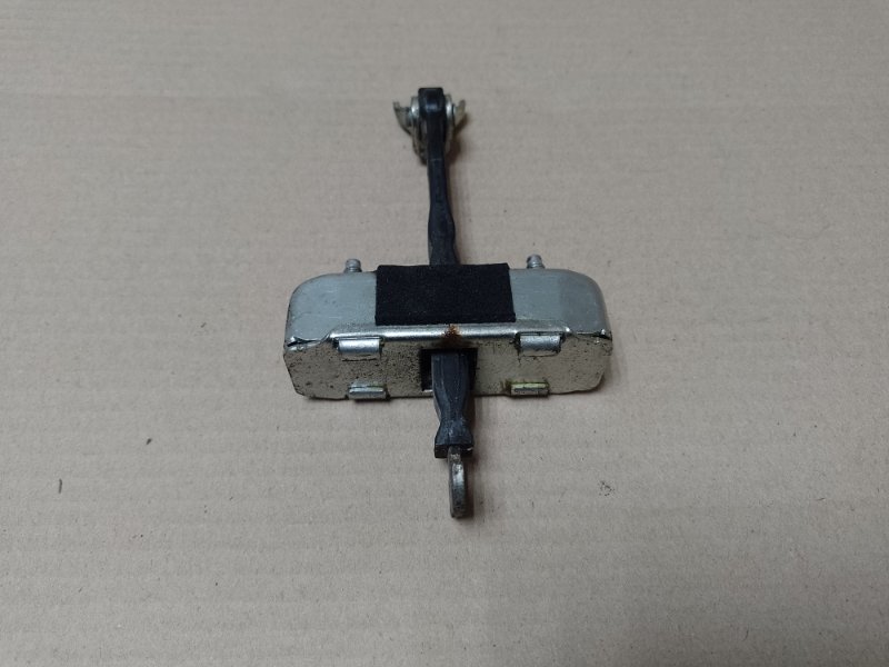 Ограничитель двери передний левый AURIS 06-12