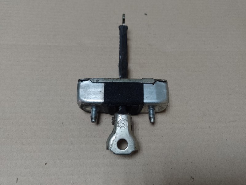 Ограничитель двери задний левый TOYOTA AURIS 06-12 Б/У