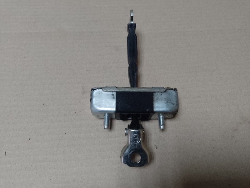 Ограничитель двери задний правый TOYOTA AURIS 06-12 Б/У