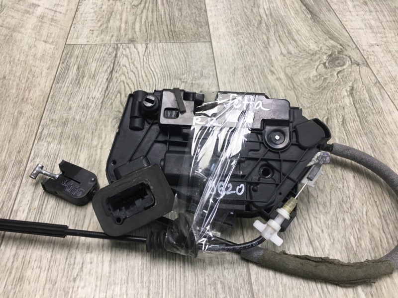 Замок двери задний правый JETTA USA 10-17 2011 Седан CBTA 2.5L