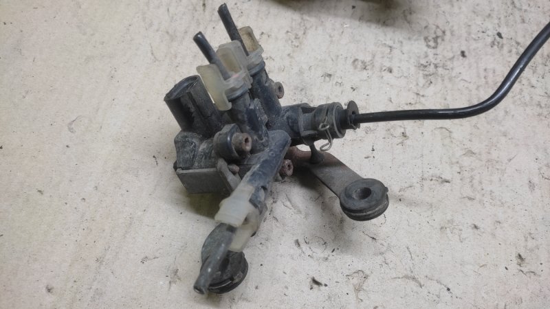 Компрессор пневмоподвески GX470 02-09