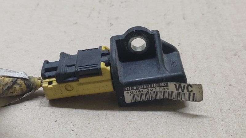 Запчасть датчик удара ACURA MDX (YD2) 06-13 2008 3.7 77970-SJA-E11 Б/У Датчик удара ACURA MDX (YD2) 06-13 2008 3.7 77970-SJA-E11 Б/У