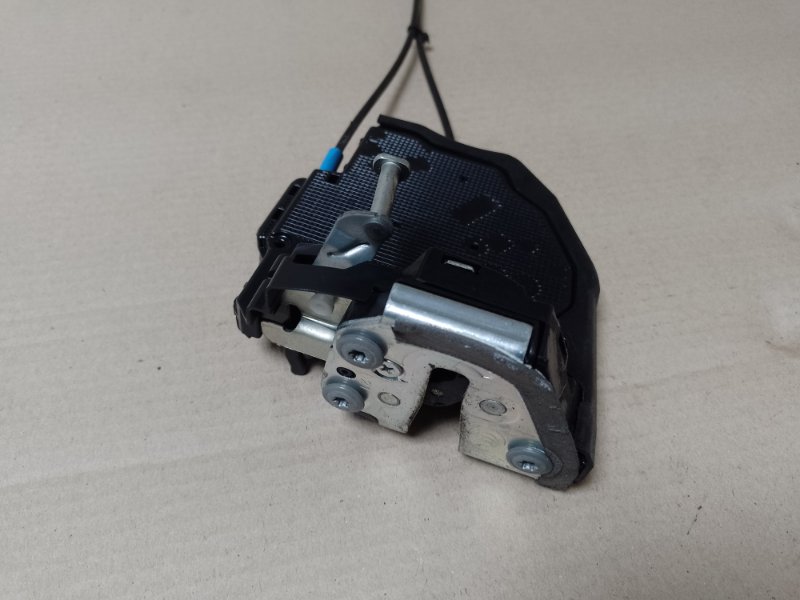 Замок двери задний левый PRIUS C/AQUA 11-14 Замок двери задний левый PRIUS C/AQUA 11-14