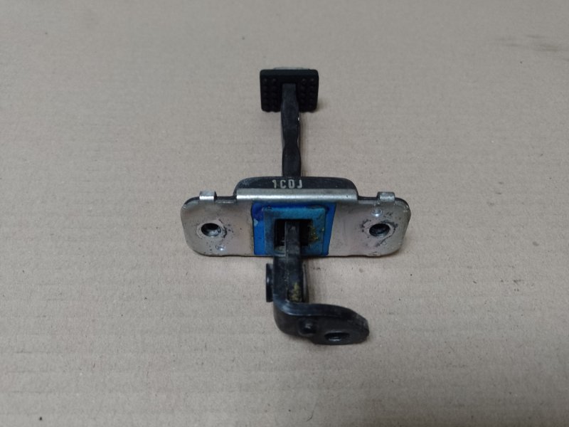 Ограничитель двери задний левый HYUNDAI ACCENT MC 06-10 79480-1G000 Б/У