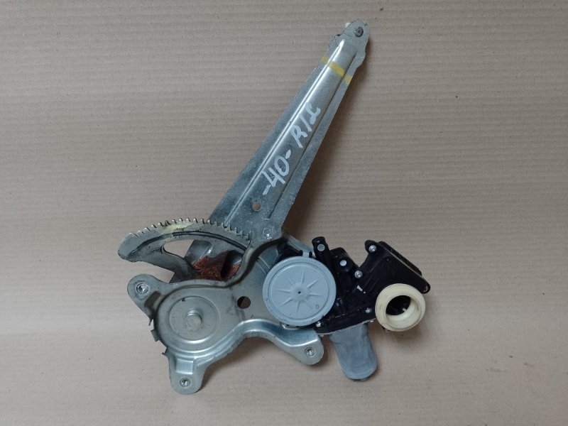 Стеклоподъемник задний левый TOYOTA CAMRY 40 06-11 69804-06110 Б/У