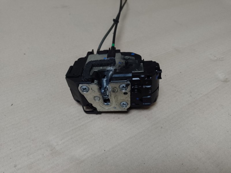 Замок двери задний левый NISSAN QASHQAI 07-14 82501-JD900 Б/У