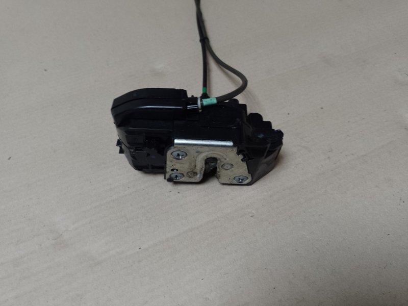 Замок двери задний левый QASHQAI 07-14