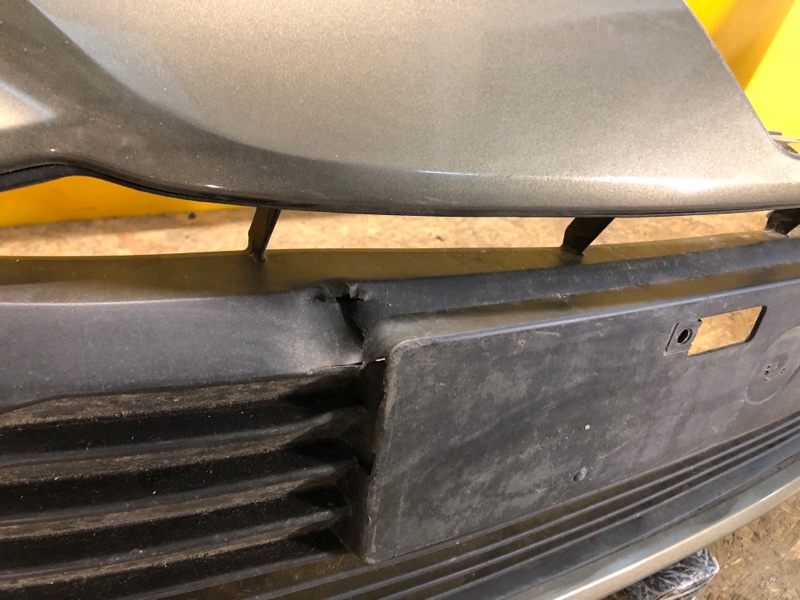 Бампер передний COROLLA 18-