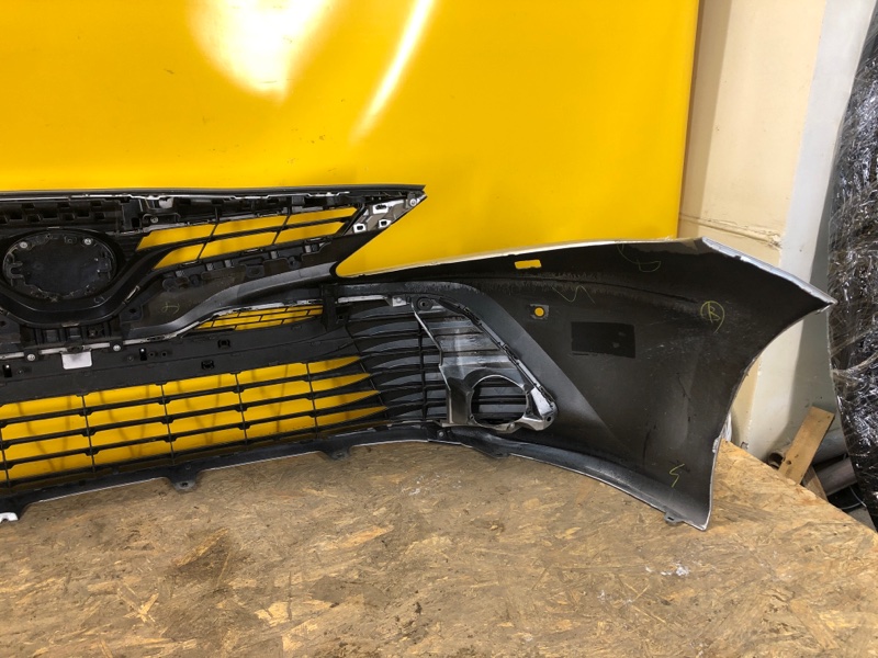 Бампер передний CAMRY 70 17- Бампер передний CAMRY 70 17-