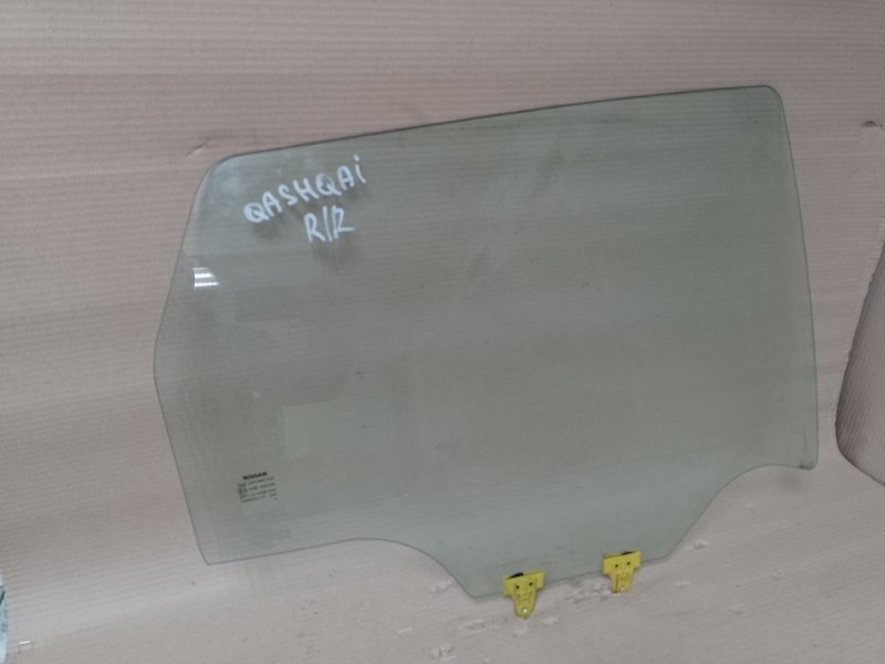 Стекло двери заднее правое NISSAN QASHQAI 07-14 82300-EY10A Б/У