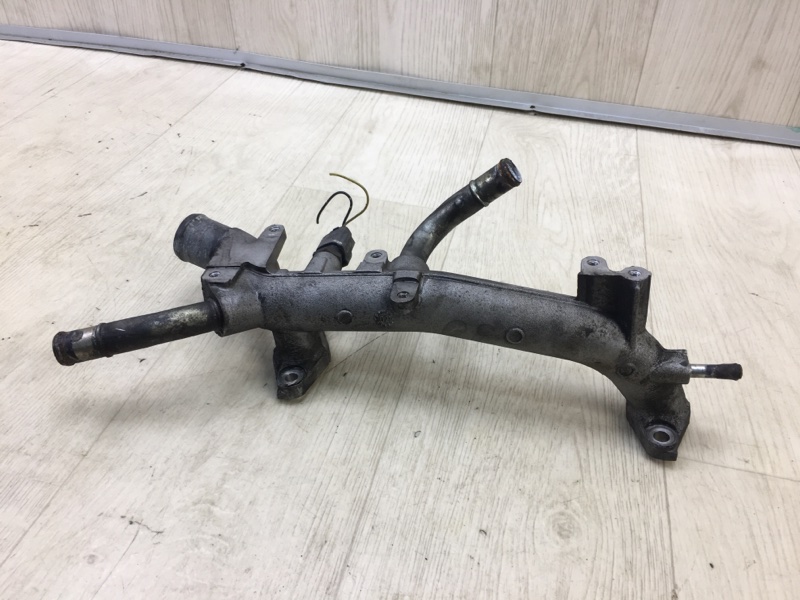 Патрубок системы охлаждения NISSAN ALTIMA L31 01-06 3.5 VQ35DE Патрубок системы охлаждения NISSAN ALTIMA L31 01-06 3.5 VQ35DE