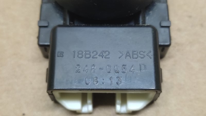 Кнопка регулировки сиденья передняя левая CAMRY 55 14-17 2015 2.5 2ARFE