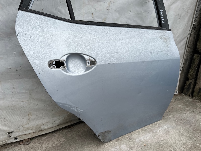 Дверь задняя правая TOYOTA AURIS 06-12