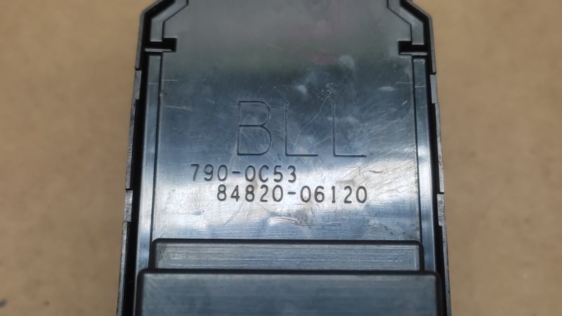 Блок управления стеклоподъемниками передний левый TOYOTA CAMRY 55 14-17 2.5 2ARFE