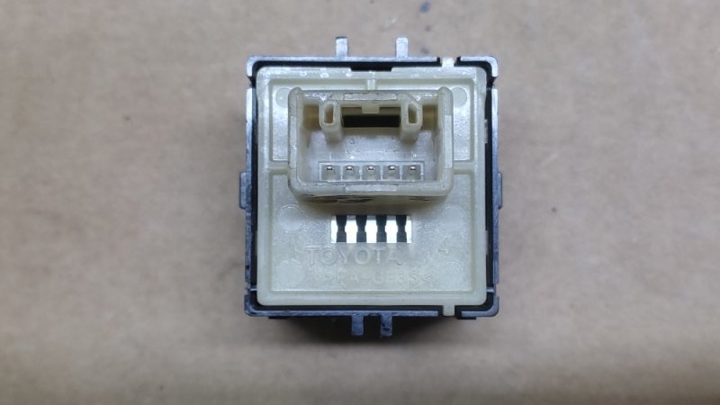 Кнопка центрального замка передняя правая CAMRY 55 14-17 2015 2.5 2ARFE Кнопка центрального замка передняя правая CAMRY 55 14-17 2015 2.5 2ARFE