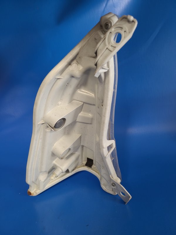 Указатель поворота передний левый LEAF 10-17