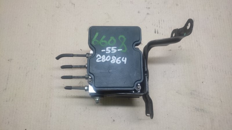 Блок ABS CAMRY 55 14-17 2015 2.5 2ARFE