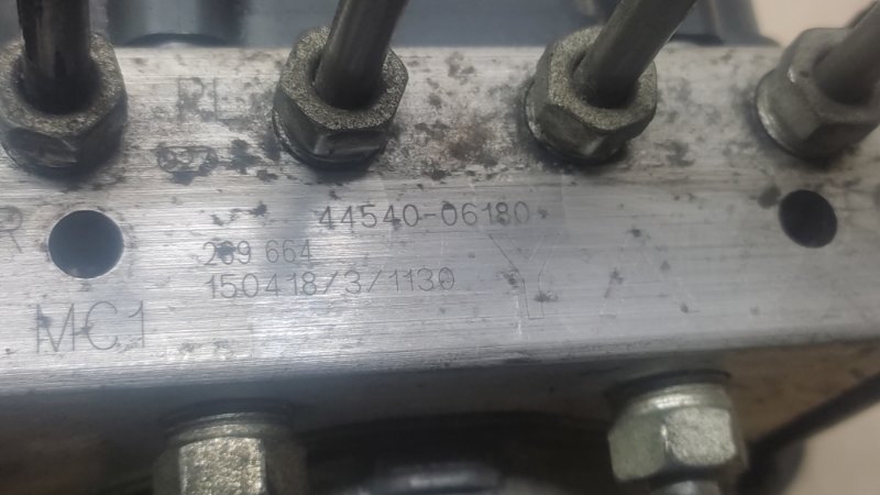 Блок ABS CAMRY 55 14-17 2015 2.5 2ARFE