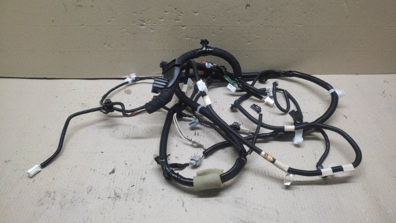 Проводка крышки багажника TOYOTA CAMRY 55 14-17 2015 2.5 2ARFE 82181-06710 Б/У