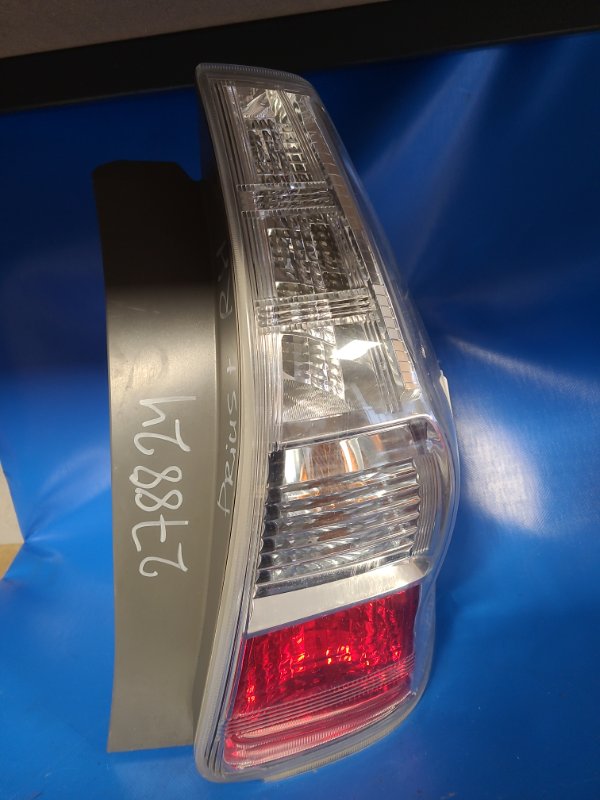 Фонарь наружный задний правый PRIUS PLUS 11-14 Фонарь наружный задний правый PRIUS PLUS 11-14